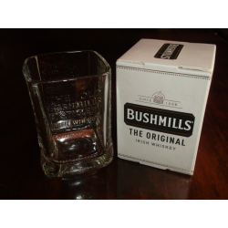 Sklenička Bushmills whiskey
